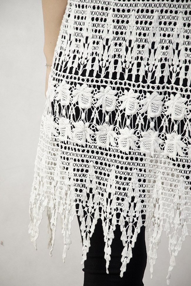 Biała ażurowa sukienka