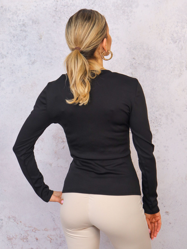 BLUZKA PRĄŻKOWANA Z DEKOLTEM W SZPIC I OZDOBNĄ APLIKACJĄ- CZARNA