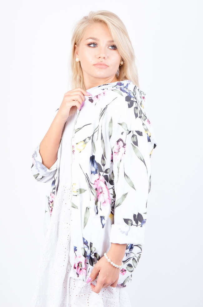 BIAŁA NARZUTA/ BLUZA W KWIATY Z KAPTUREM