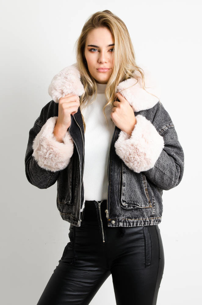 CZARNA JEANSOWA KURTKA Z ODPINANYM FUTERKIEM