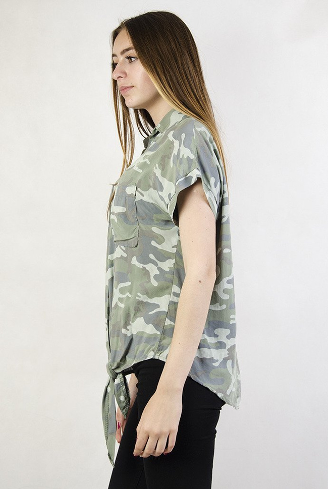 Zielona koszula moro z wiązaniem z przodu