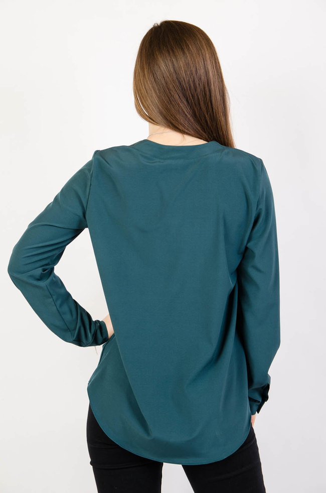 Zielona koszula ze złotymi guzikami