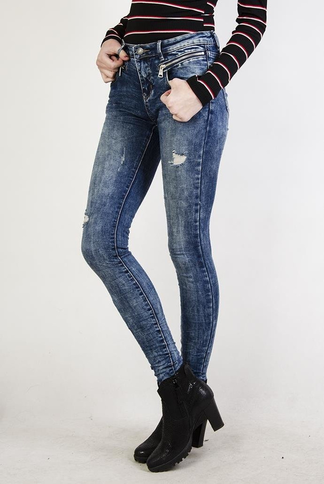 Spodnie jeansowe z zamkami, pogniecione przy nogawkach