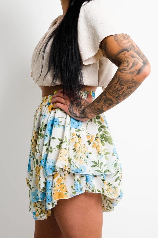 BIAŁA ROZKLOSZOWANA ZWIEWNA SPÓDNICA W KWIATY