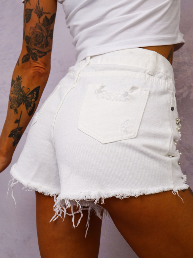 SZORTY JEANSOWE ZDOBIONE PEREŁKAMI- BIAŁE