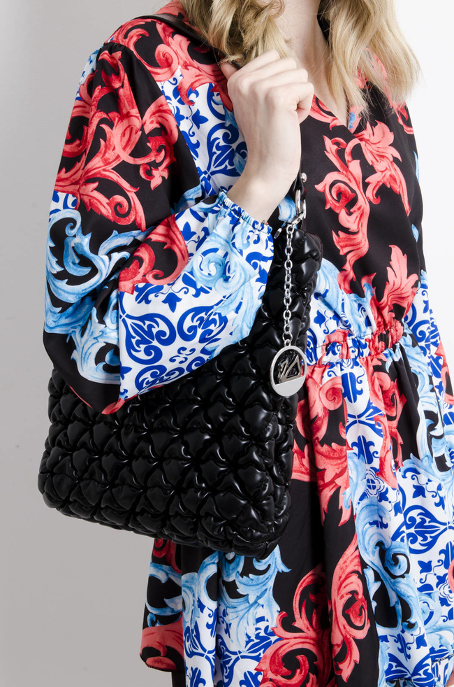 TOREBKA PIKOWANA Z DŁUGIM PASKIEM -CZARNA