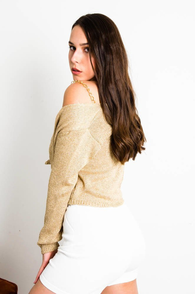ZŁOTA BLUZKA Z POŁYSKUJACEJ DZIANINY WIĄZANA 