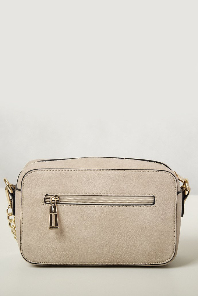 Beżowa usztywniana torebka na łańcuszku