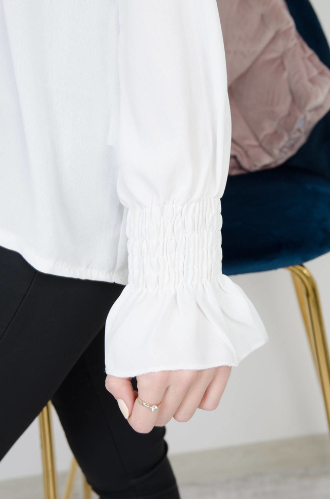 BIAŁA ELEGANCKA LEJĄCA BLUZKA Z WYCIĘCIEM NA PLECACH- KORONKĄ