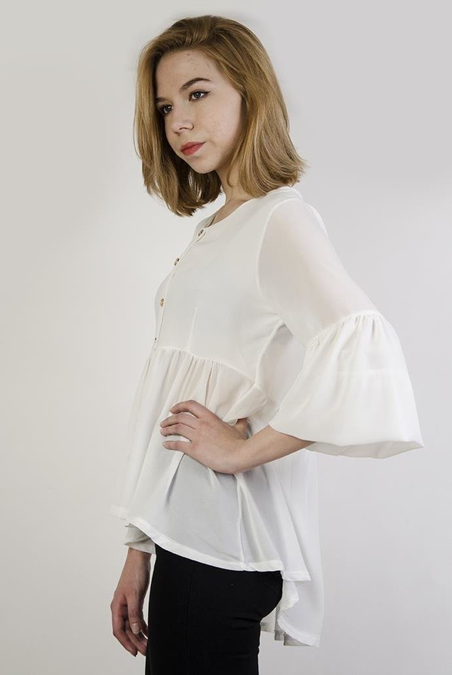 Biała bluzka z siateczkowym odcięciem pod biustem