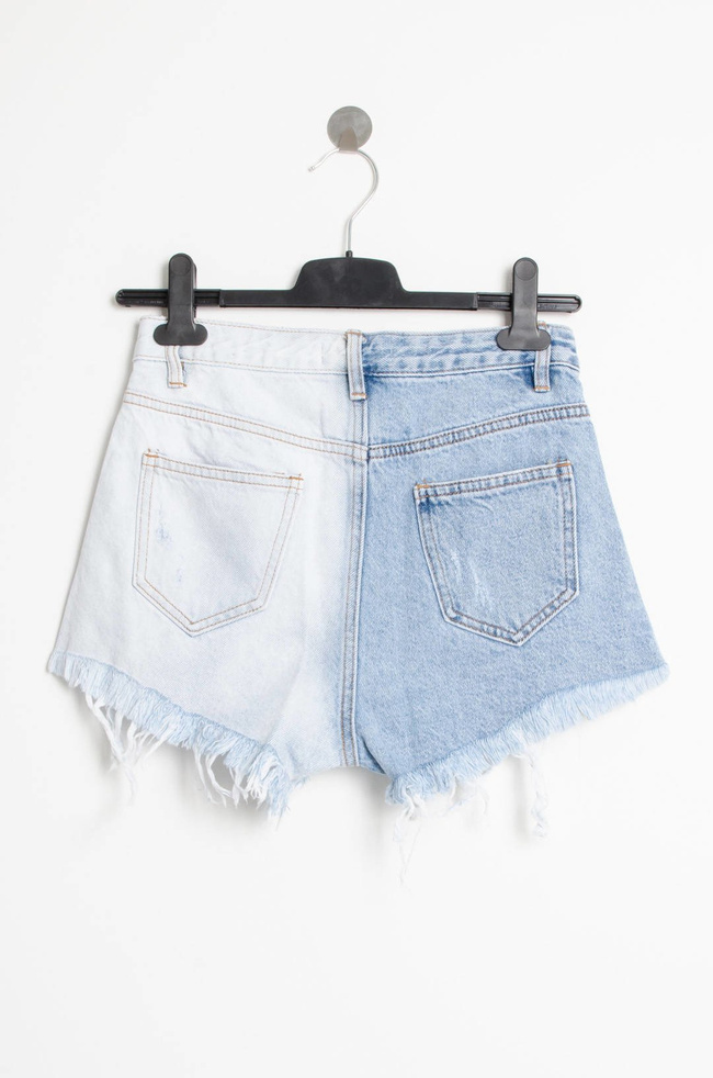 JASNE SZORTY JEANSOWE Z SZARPANIAMI