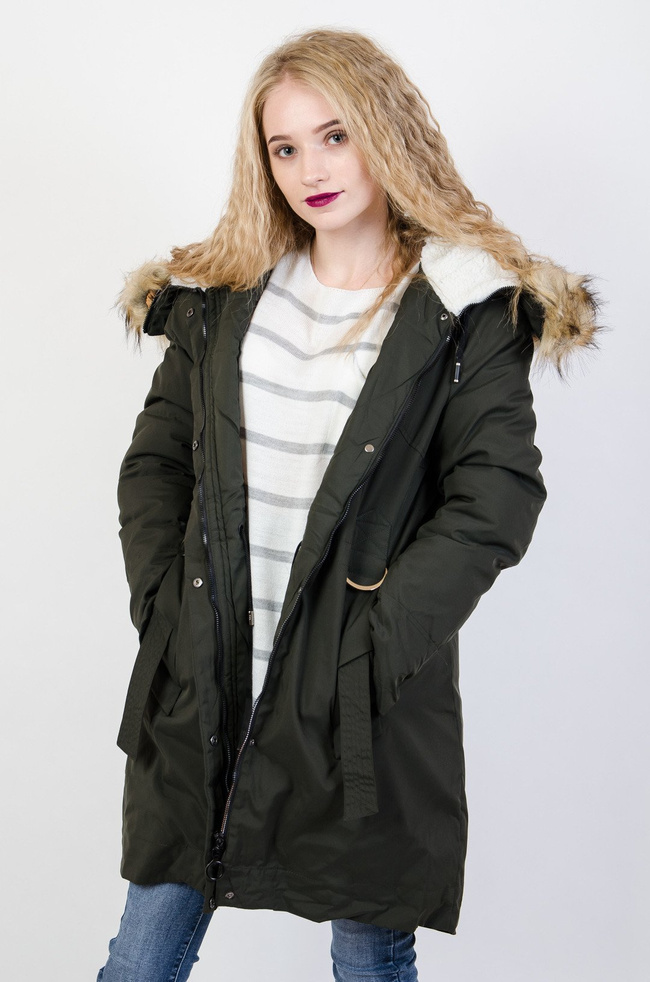 Zielona kurtka ocieplana ze ściągaczem w tali