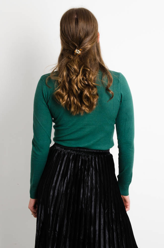 ZIELONY GŁADKI GOLF Z PRĄŻKOWANYM ZAKOŃCZENIEM