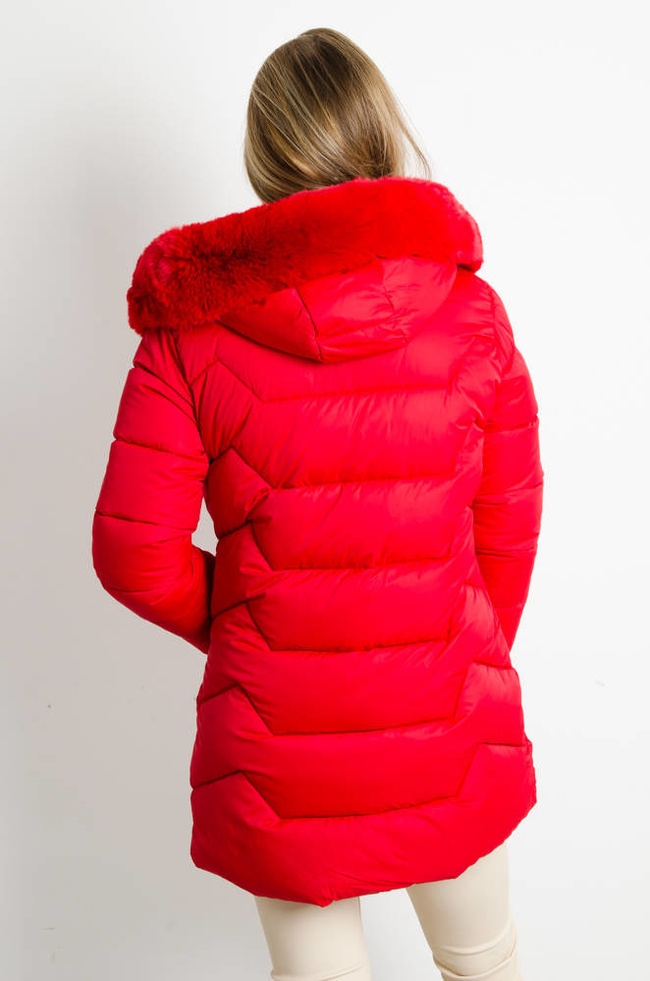 CZERWONA MATOWA KURTKA Z FUTERKIEM PRZY KAPTURZE 