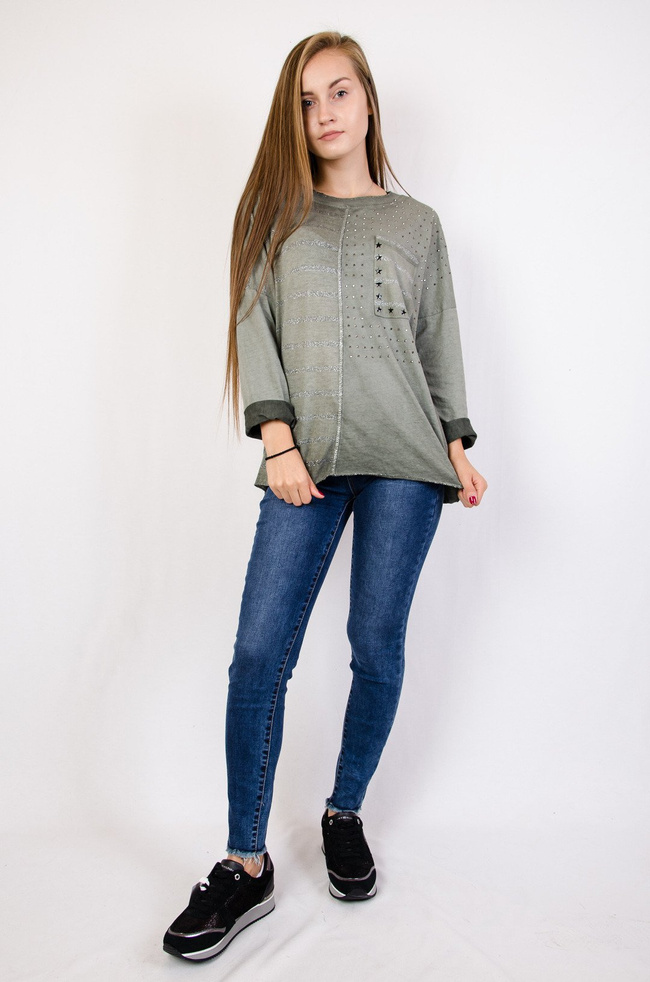 Zielona bluzka z aplikacjami