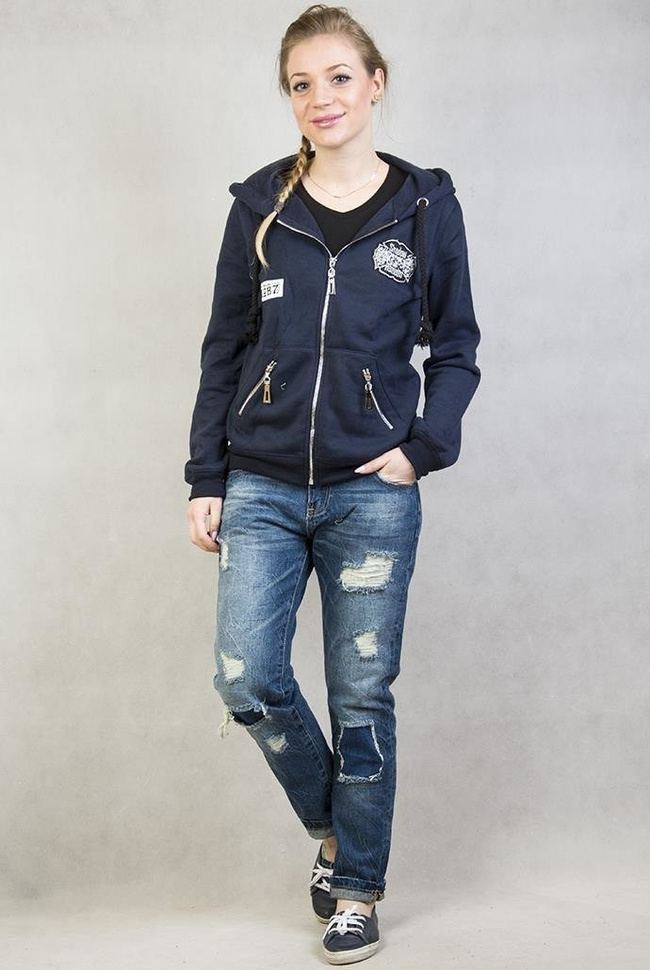 Granatowa bluza z kapturem zapinana na zamek z naszywkami