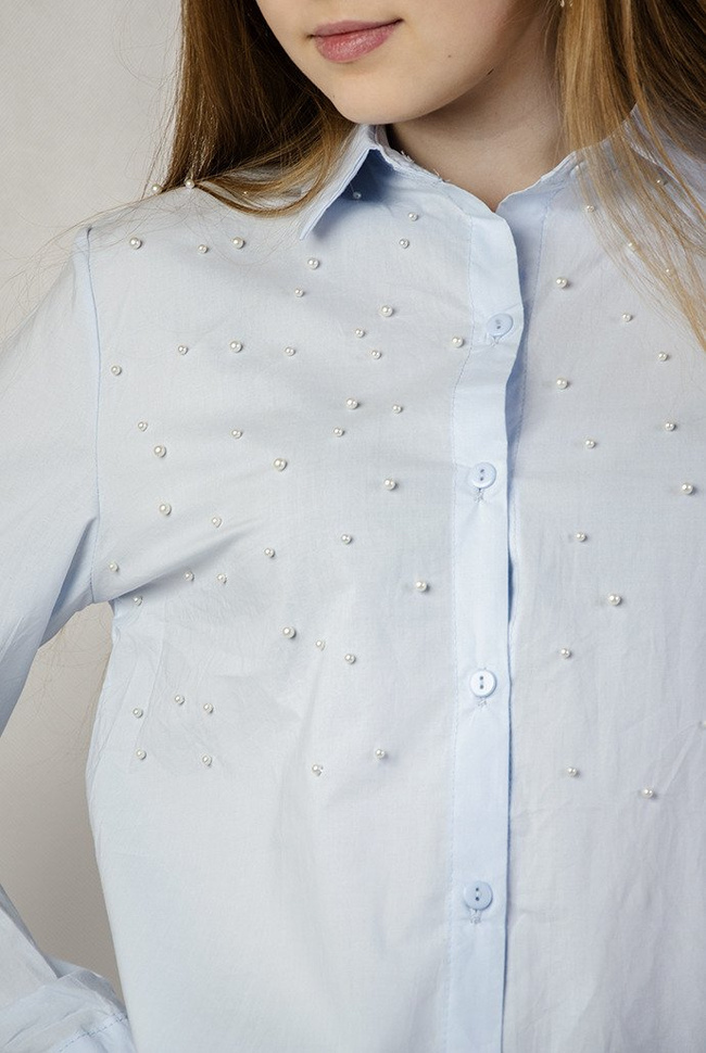 Jasnoniebieska koszula z koralikami
