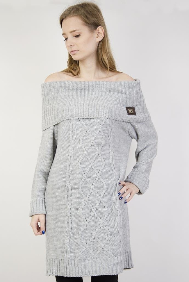 Szary przedłużany sweter z szerokim dekoltem