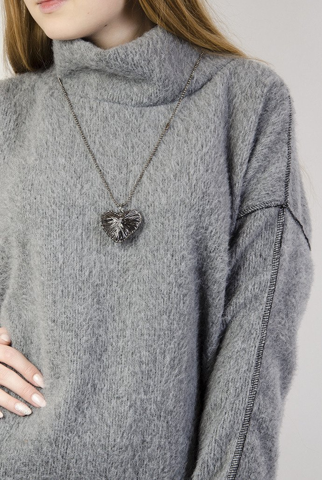 Włochata szara tunika z przeszyciami