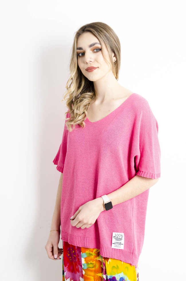 SWETER DZIANINOWY OVERSIZE Z KRÓTKIM RĘKAWEM- RÓŻOWY