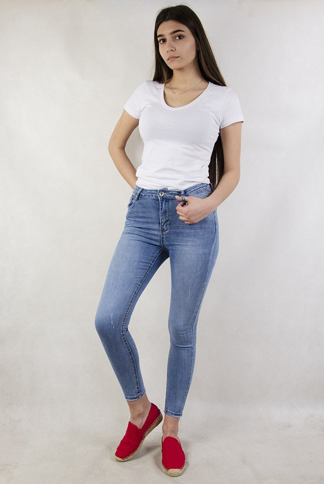 Jasne spodnie jeansowe z wysokim stanem