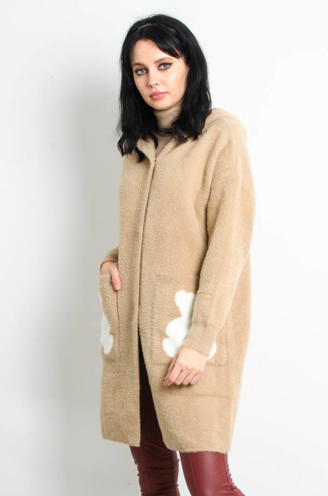 JASNO BRĄZOWY PŁASZCZ ALPAKA Z MISIEM