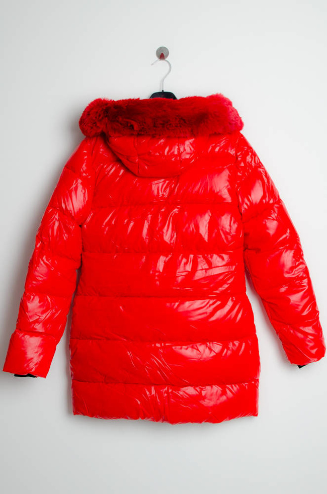 CZERWONA PIKOWANA KURTKA Z KAPTUREM