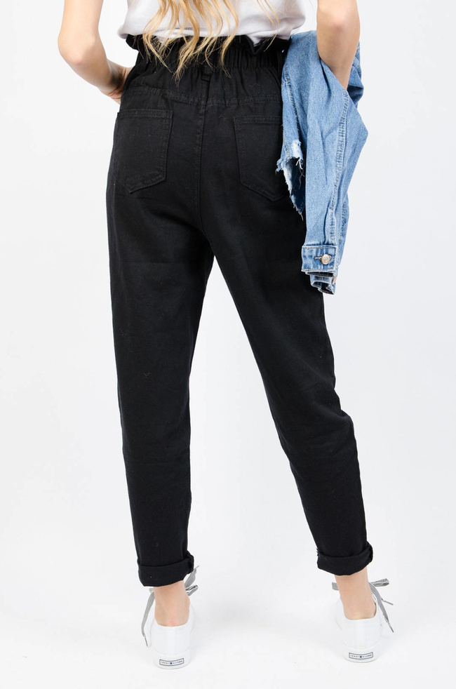 CZARNE SPODNIE MOM JEANS Z GUMĄ W PASIE-WYSOKI STAN
