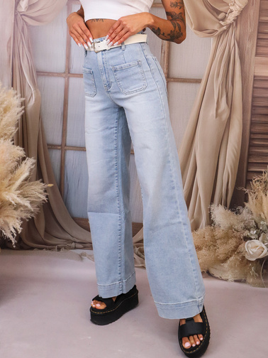 SPODNIE JEANSOWE Z KIESZENIAMI Z PRZODU I OZDOBNYM PASKIEM