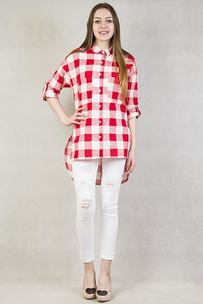 Biało-czerwona koszula w kratę z przedłużanym tyłem
