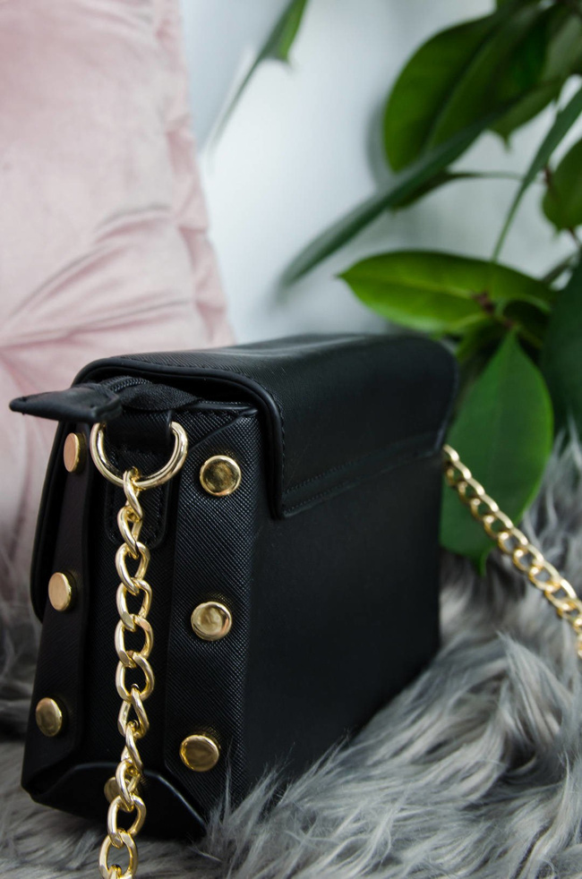 CZARNA TOREBKA LISTONOSZKA ZE ZŁOTYMI GUZIKAMI