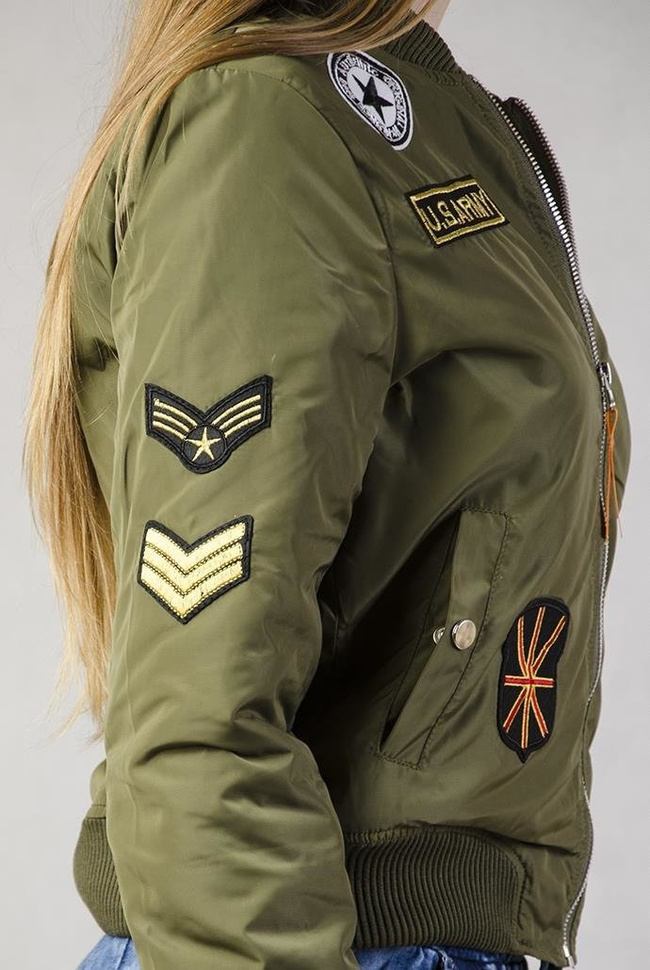 Khaki kurtka z naszywkami typu bomber