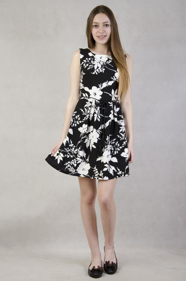 Sukienka czarna w białe kwiaty