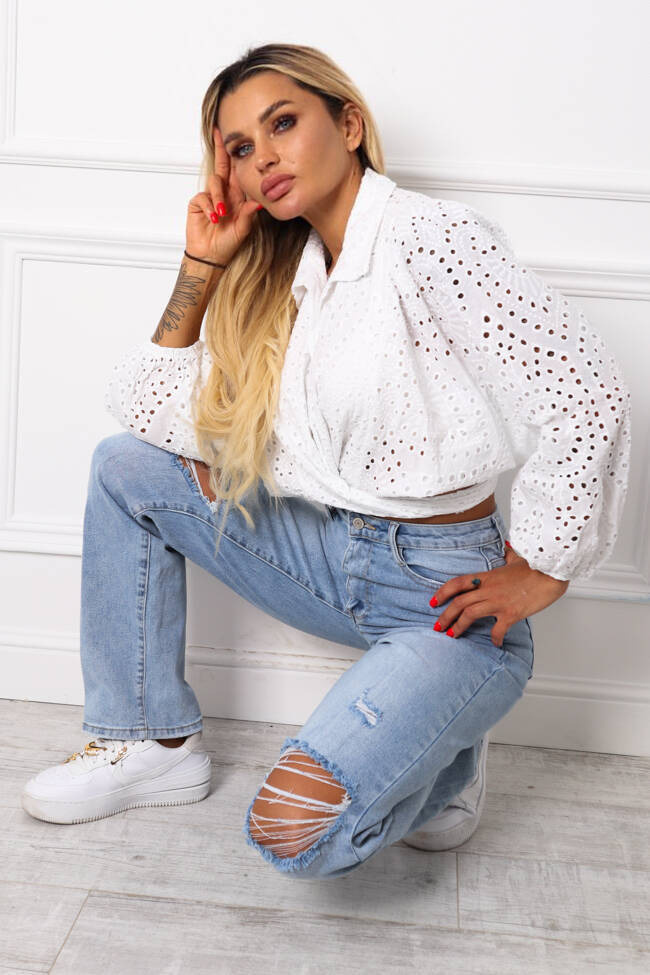 SPODNIE JEANSOWE Z WYSOKIM STANEM I DZIURAMI NA KOLANACH