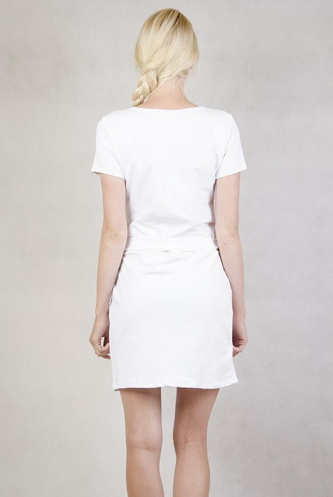 Sukienka z sercem i haftowanymi kwiatkami biała