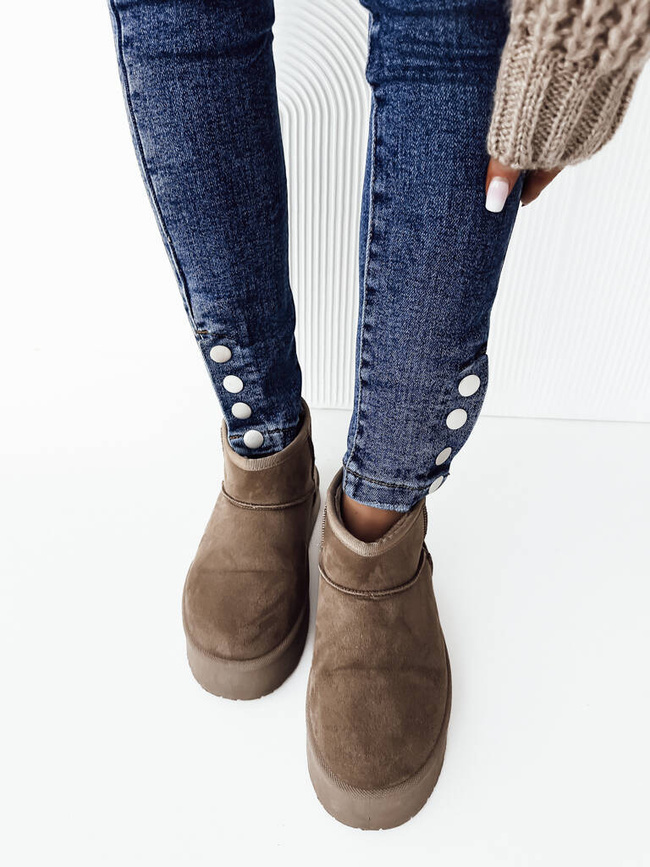 CIEMNE JEANSY Z GUZIKAMI PRZY NOGAWCE- WYSOKI STAN