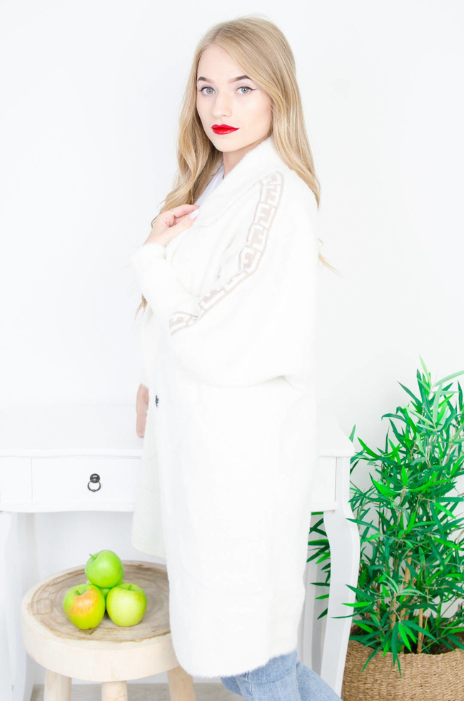 KREMOWA NARZUTA PŁASZCZ ALPAKA- JESIEŃ