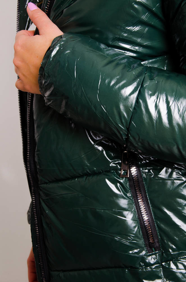 DŁUGA POŁYSKUJĄCA KURTKA PIKOWANA Z FUTERKIEM 