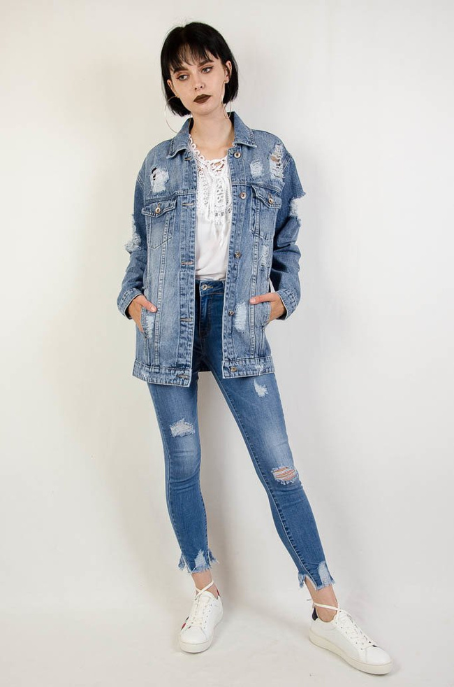 Kurtka jeansowa dłuższa z licznymi przetarciami