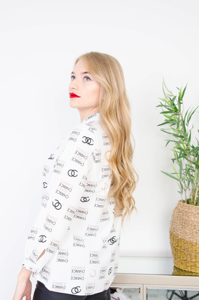 BIAŁA WZORZYSTA BLUZKA Z KOŁNIERZEM