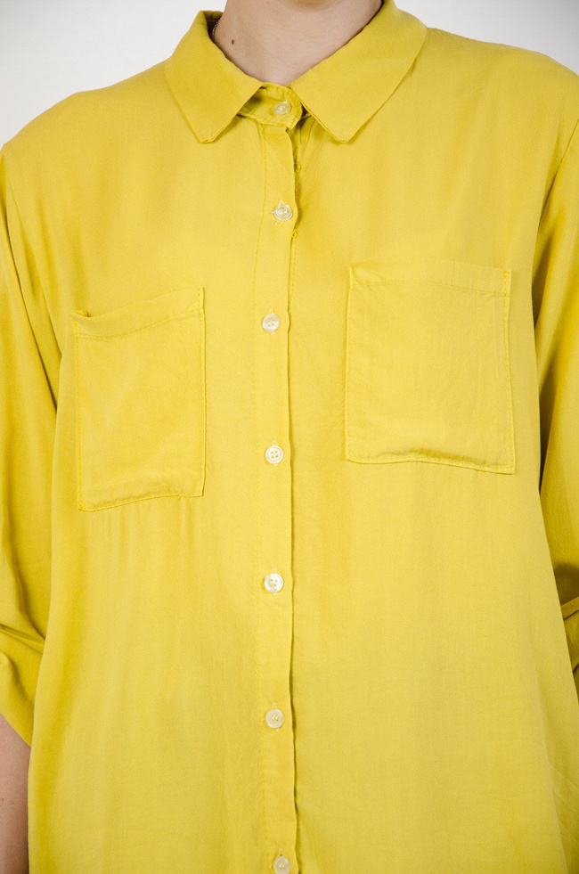 Żółta asymetryczna koszula typu oversize