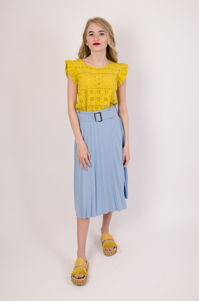 Żółta ażurowa bluzka z falbanką przy rękawie