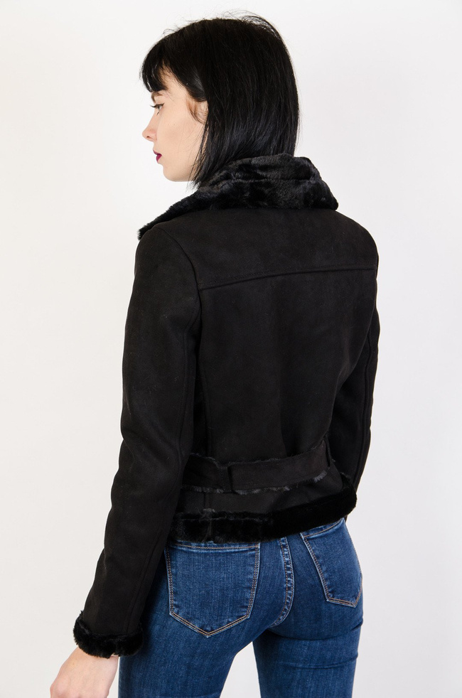 Czarna zamszowa ramoneska z futerkiem