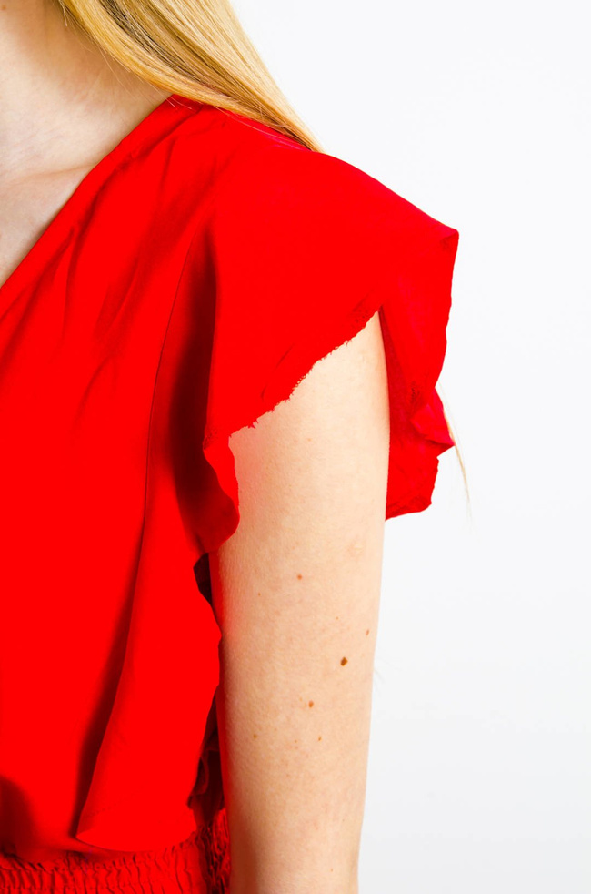 DŁUGA CZERWONA SUKIENKA Z KOPERTOWYM DEKOLTEM 