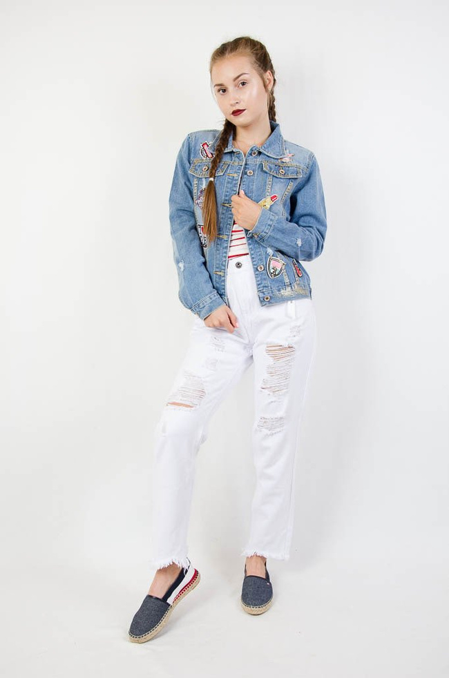 KURTKA JEANSOWA Z NASZYWKAMI
