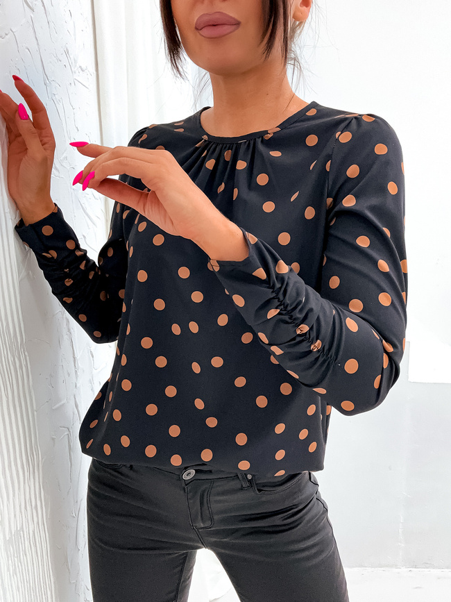 BLUZKA W BRĄZOWE KROPKI ZE ŚCIAGACZEM NA RĘKAWIE- CZARNA
