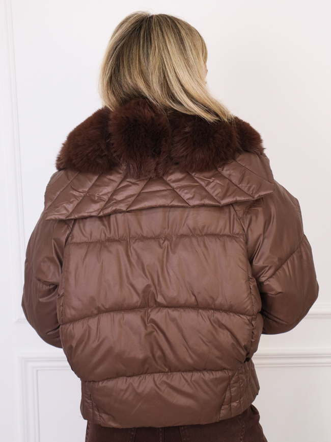 KURTKA KRÓTKA Z ODPINANYM FUTERKIEM- CZEKOLADOWA