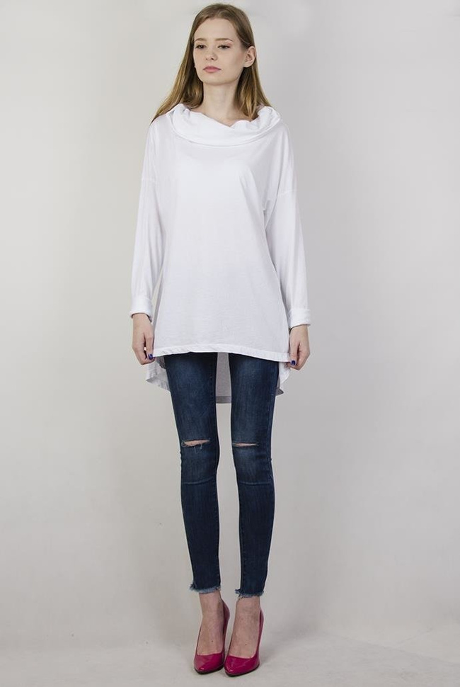 Biała bluzka z kominem