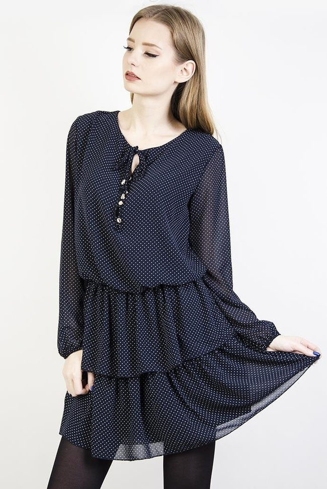 Granatowa sukienka w białe kropki z wiązaniem w pasie