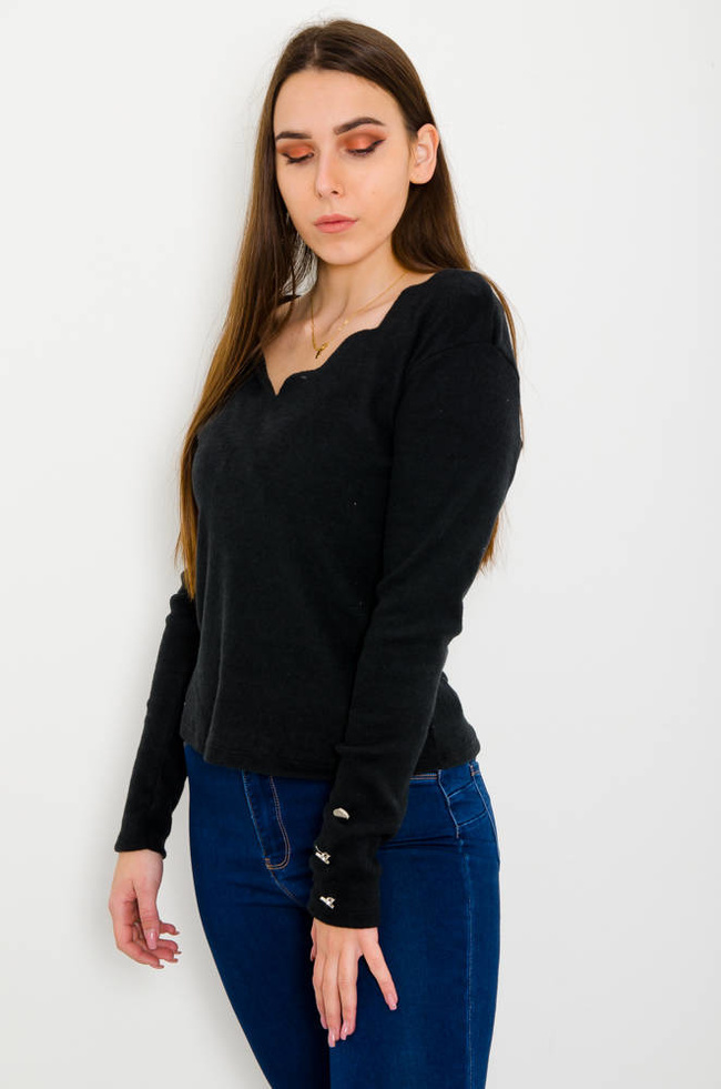 CZARNA BLUZKA Z OZDOBNYM DEKOLTEM I GUZIKAMI